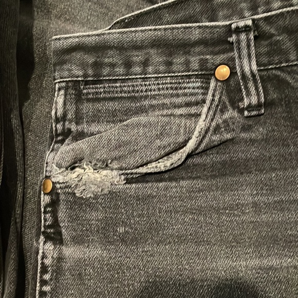 Lot of Wrangler 13MWZ 38x32 Men’s Jeans - Picture 5 of 6